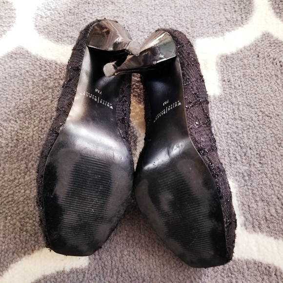 White House Black Market Black Heels - Picture 8 of 9